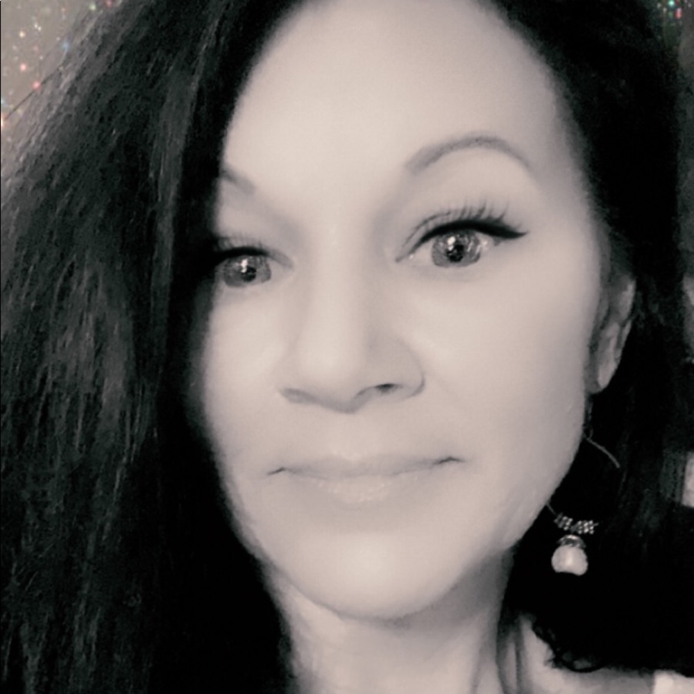 Meet your Posher, Cynthia
